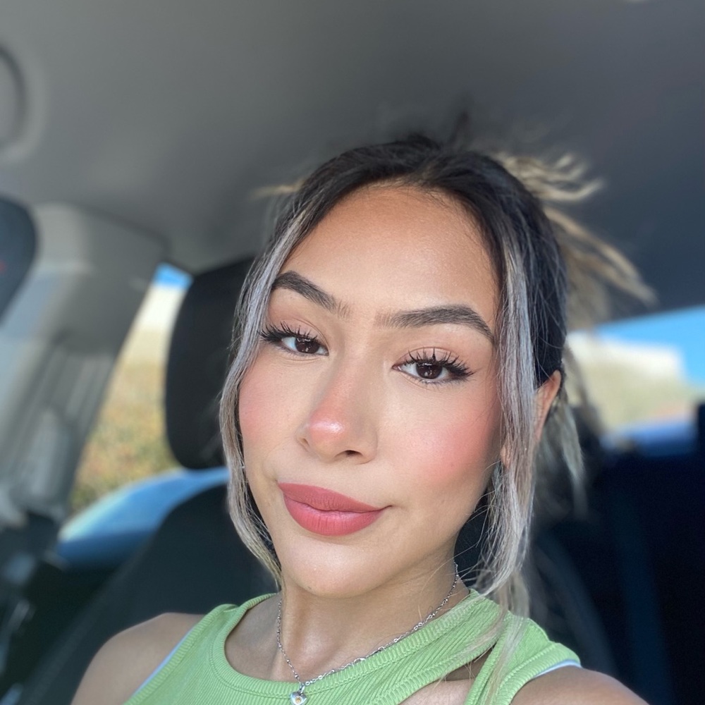 Meet your Posher, Carla